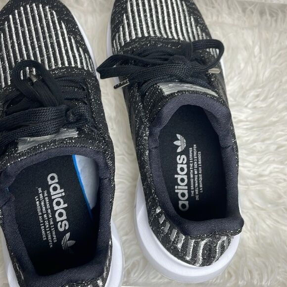 Adidas Women's Swift Run Sneaker | Black/Silver Metallic | size 8.5 - Picture 8 of 10
